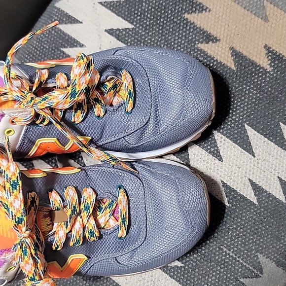 New Balance 574 - Picture 2 of 7